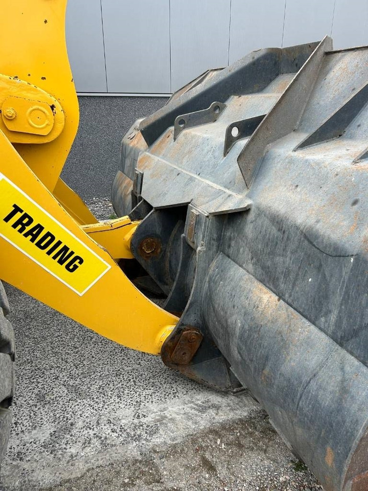 Chargeuse sur pneus Komatsu WA 475-10E0