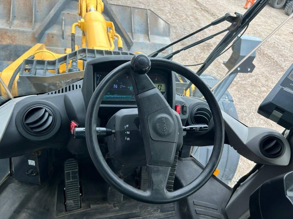 Chargeuse sur pneus Komatsu WA 475-10E0