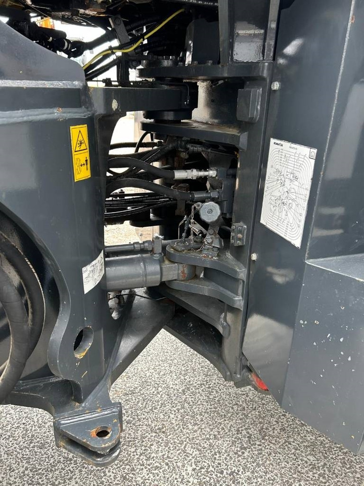 Chargeuse sur pneus Komatsu WA 475-10E0
