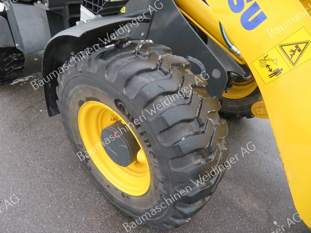 Chargeuse sur pneus Komatsu WA 70 M-8