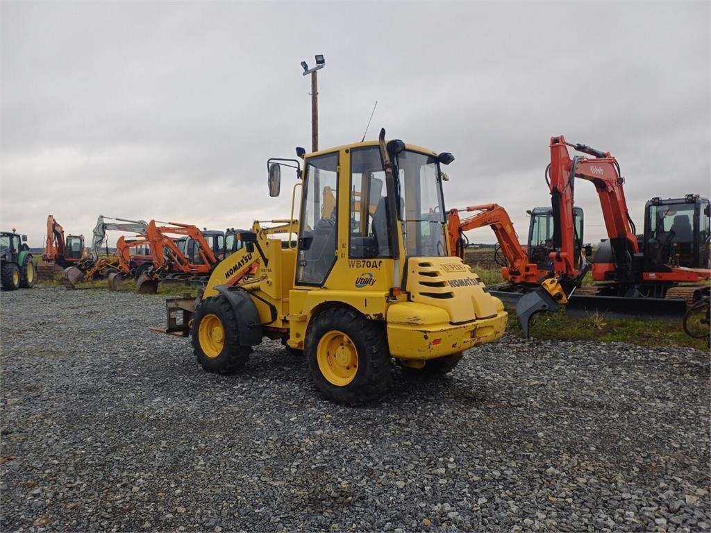 Chargeuse sur pneus Komatsu WB70A Pyöräkuormaaja