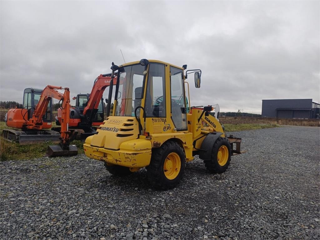 Chargeuse sur pneus Komatsu WB70A Pyöräkuormaaja