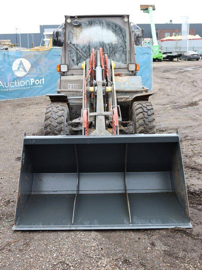 Chargeuse sur pneus Kramer