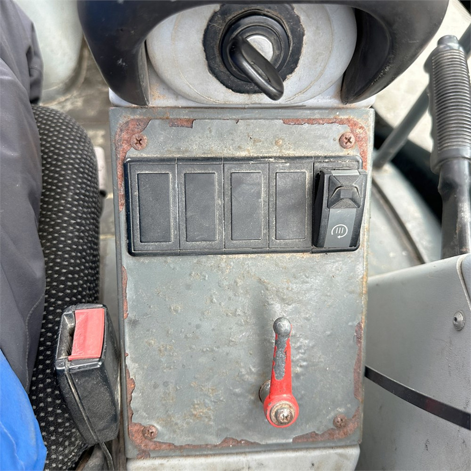 Chargeuse sur pneus Kramer 380