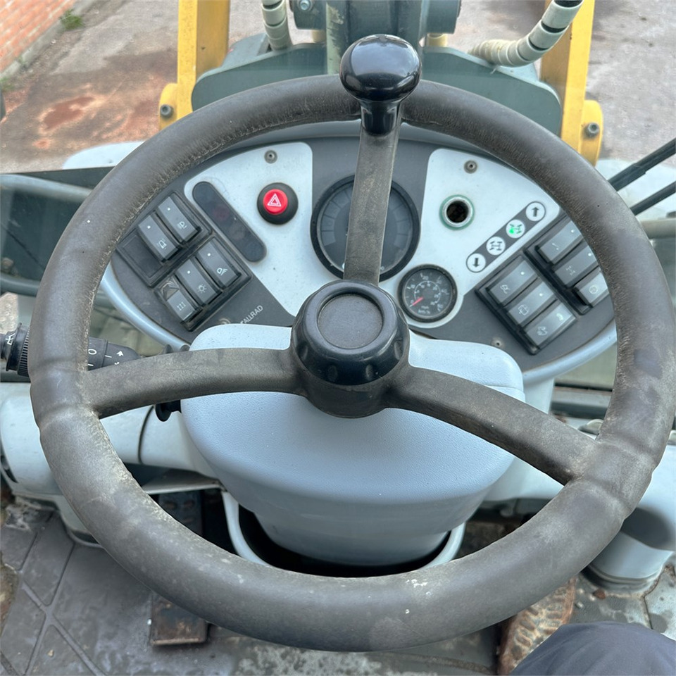 Chargeuse sur pneus Kramer 380