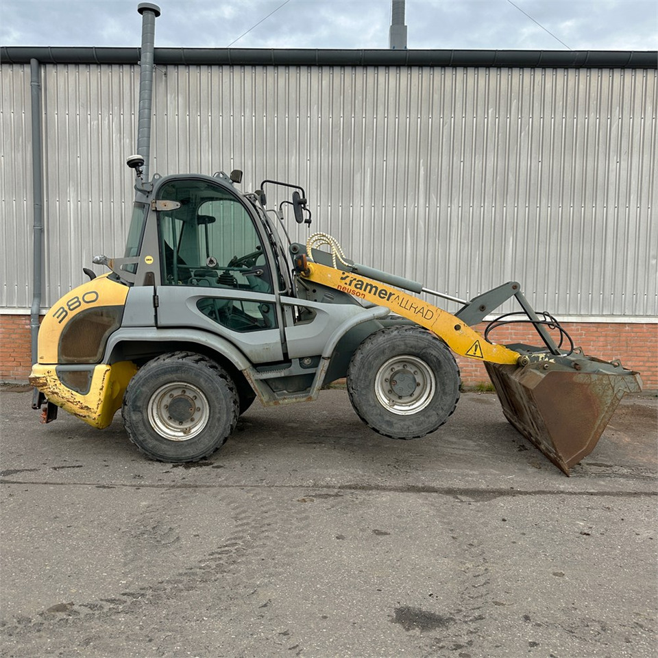 Chargeuse sur pneus Kramer 380