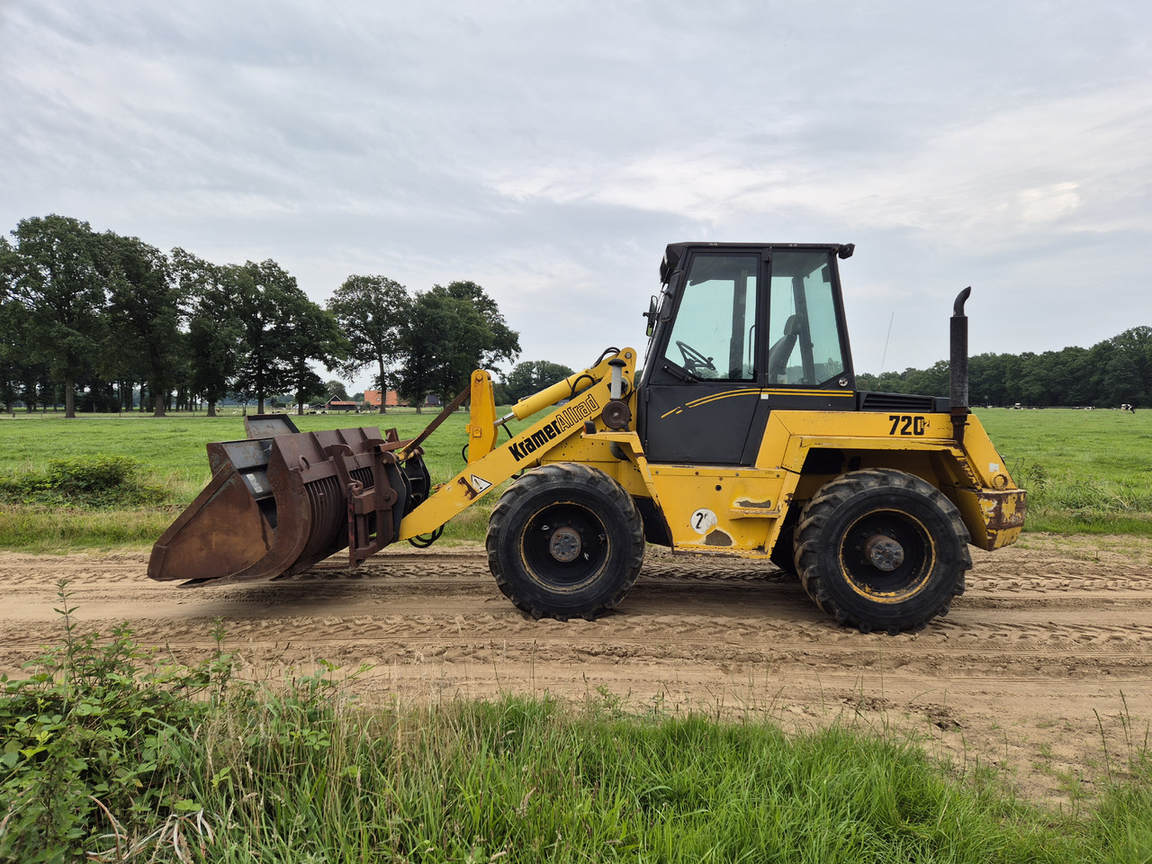 Chargeuse sur pneus Kramer 720 II