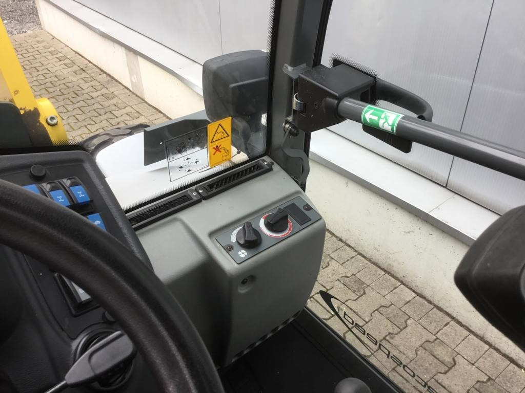 Chargeuse sur pneus Kramer 8085