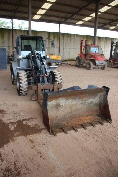 Chargeuse sur pneus Kramer 8085