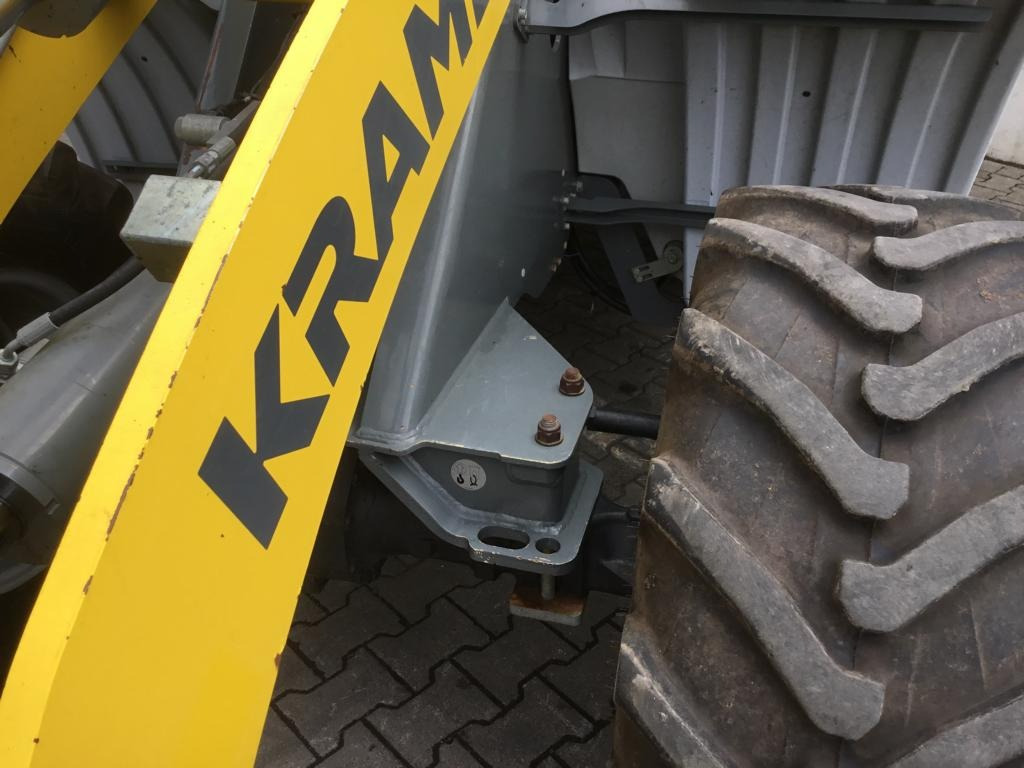 Chargeuse sur pneus Kramer 8105