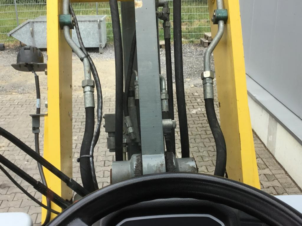 Chargeuse sur pneus Kramer 8105