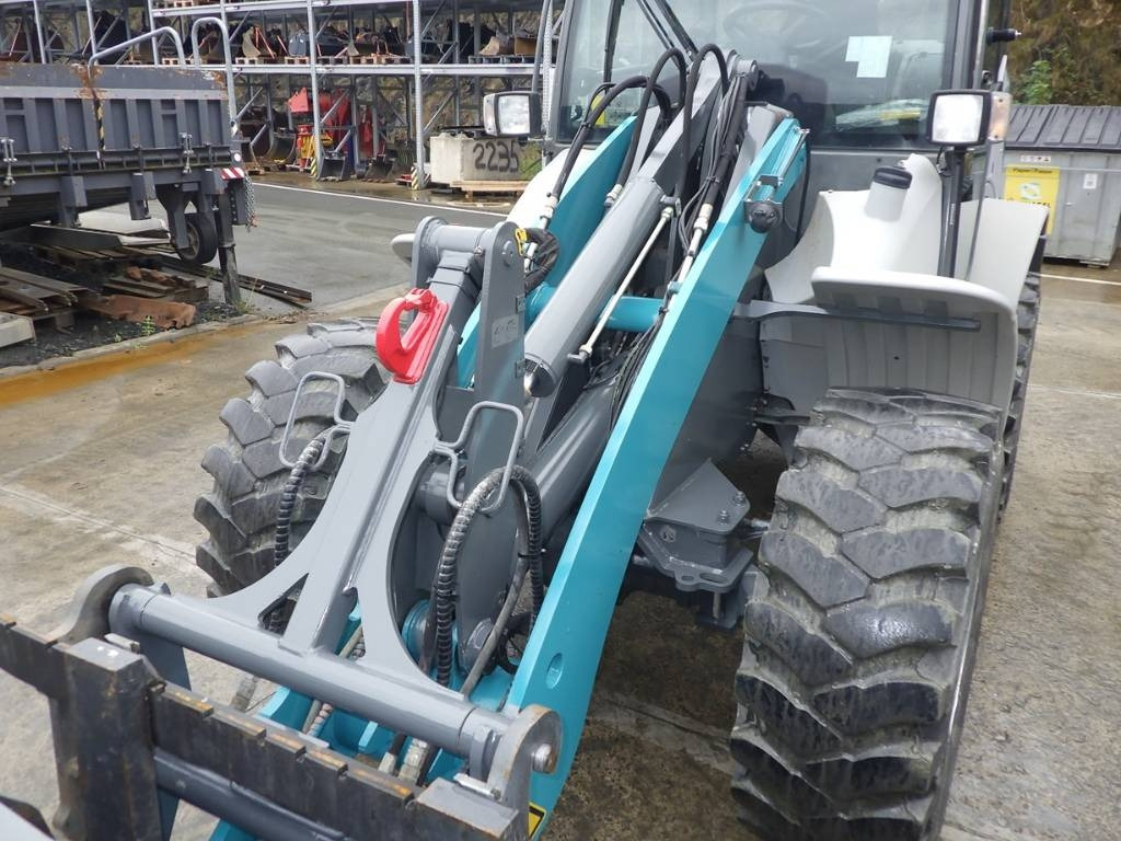 Chargeuse sur pneus Kramer 8115