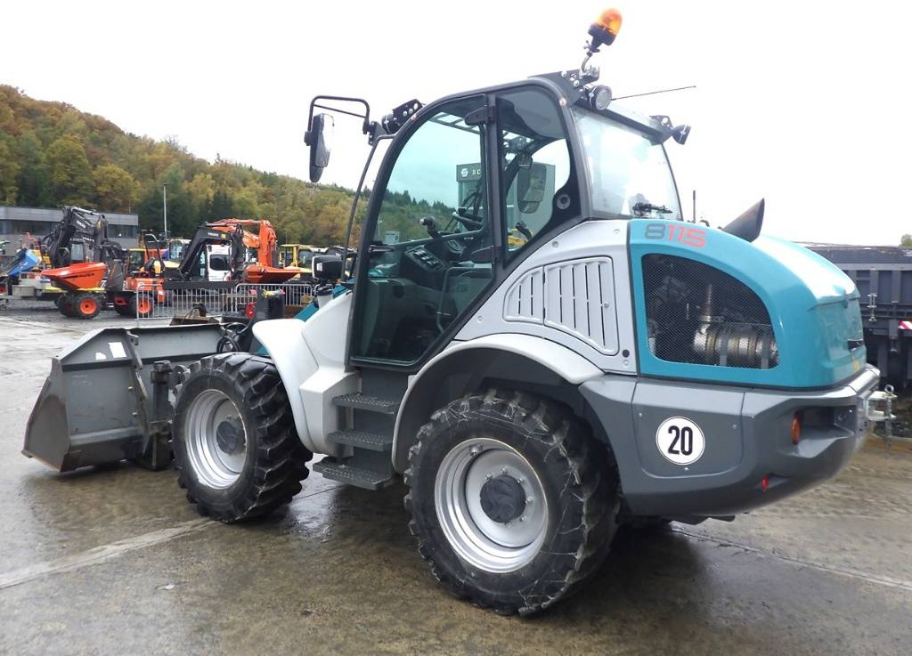 Chargeuse sur pneus Kramer 8115