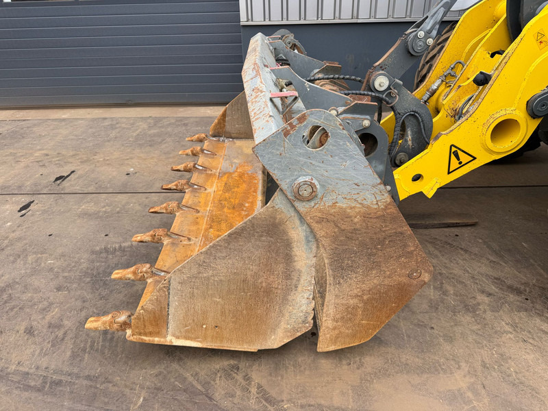 Chargeuse sur pneus Kramer 8155 / Forks / bucket