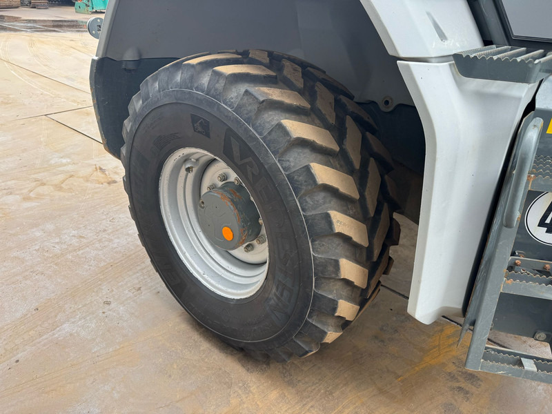 Chargeuse sur pneus Kramer 8155 / Forks / bucket