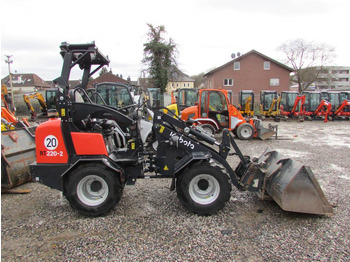 Chargeuse sur pneus Kubota RT 220-2 Canopy Radlader 25.500 EUR