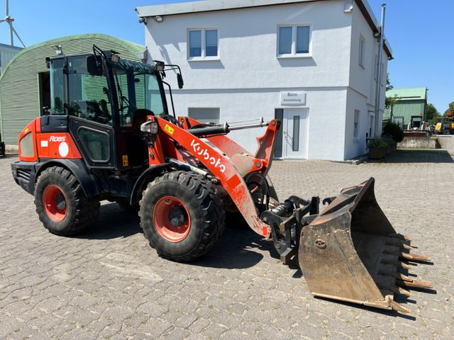 Chargeuse sur pneus Kubota R 085, Bj 19, 1950 BH, SWE, Schaufel, Gabel