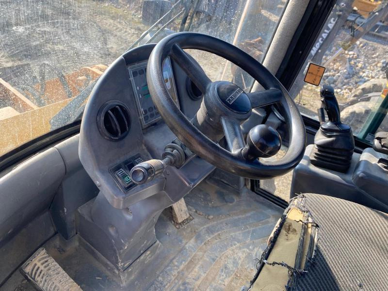 Chargeuse sur pneus LIEBHERR Chargeuse L524 10T