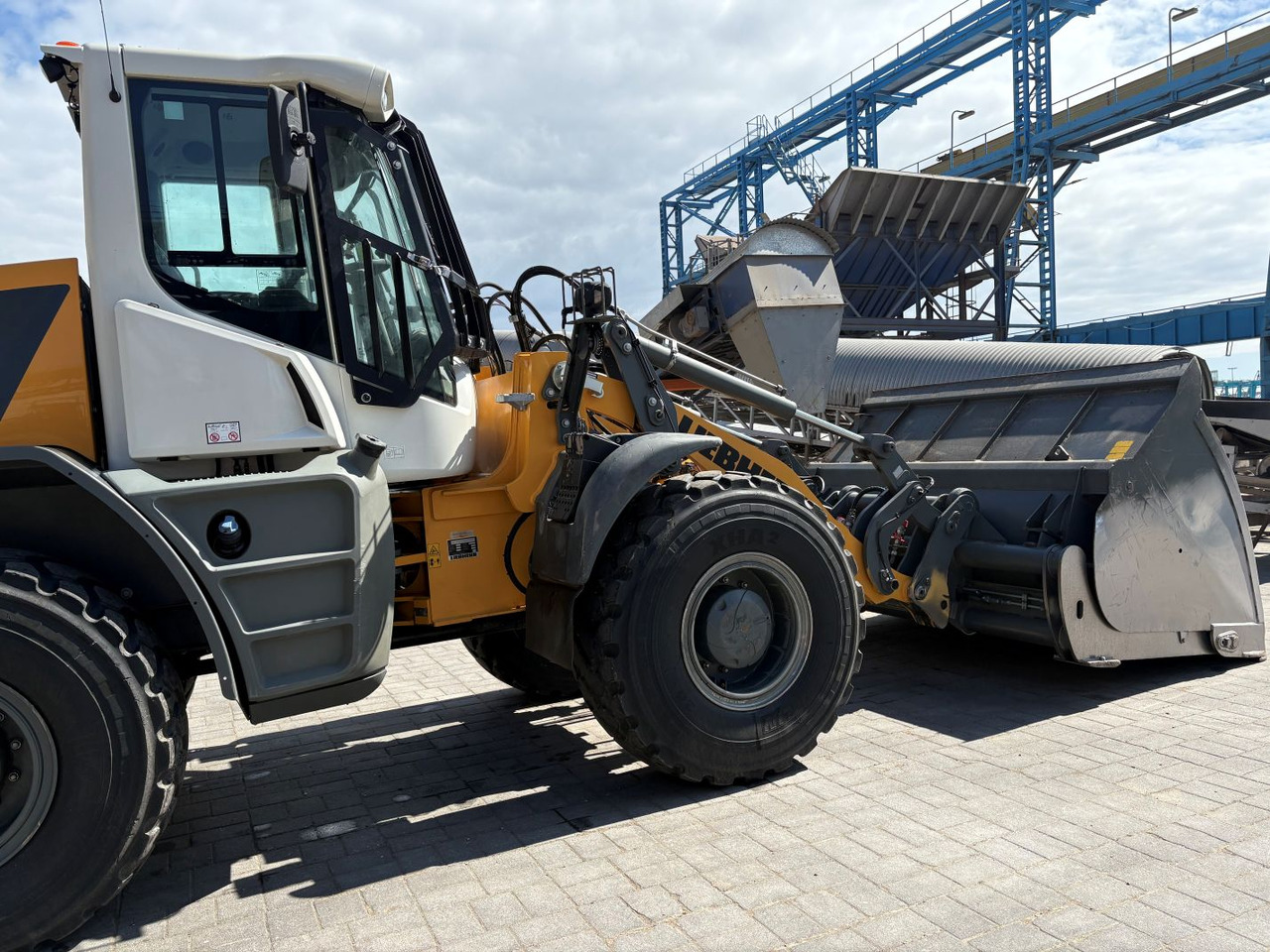 Chargeuse sur pneus LIEBHERR L538