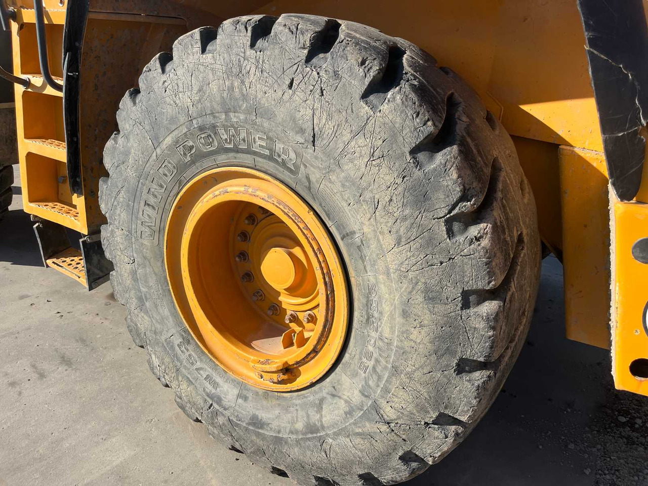 Chargeuse sur pneus LIEBHERR - L550 - WHEEL LOADER - 2015