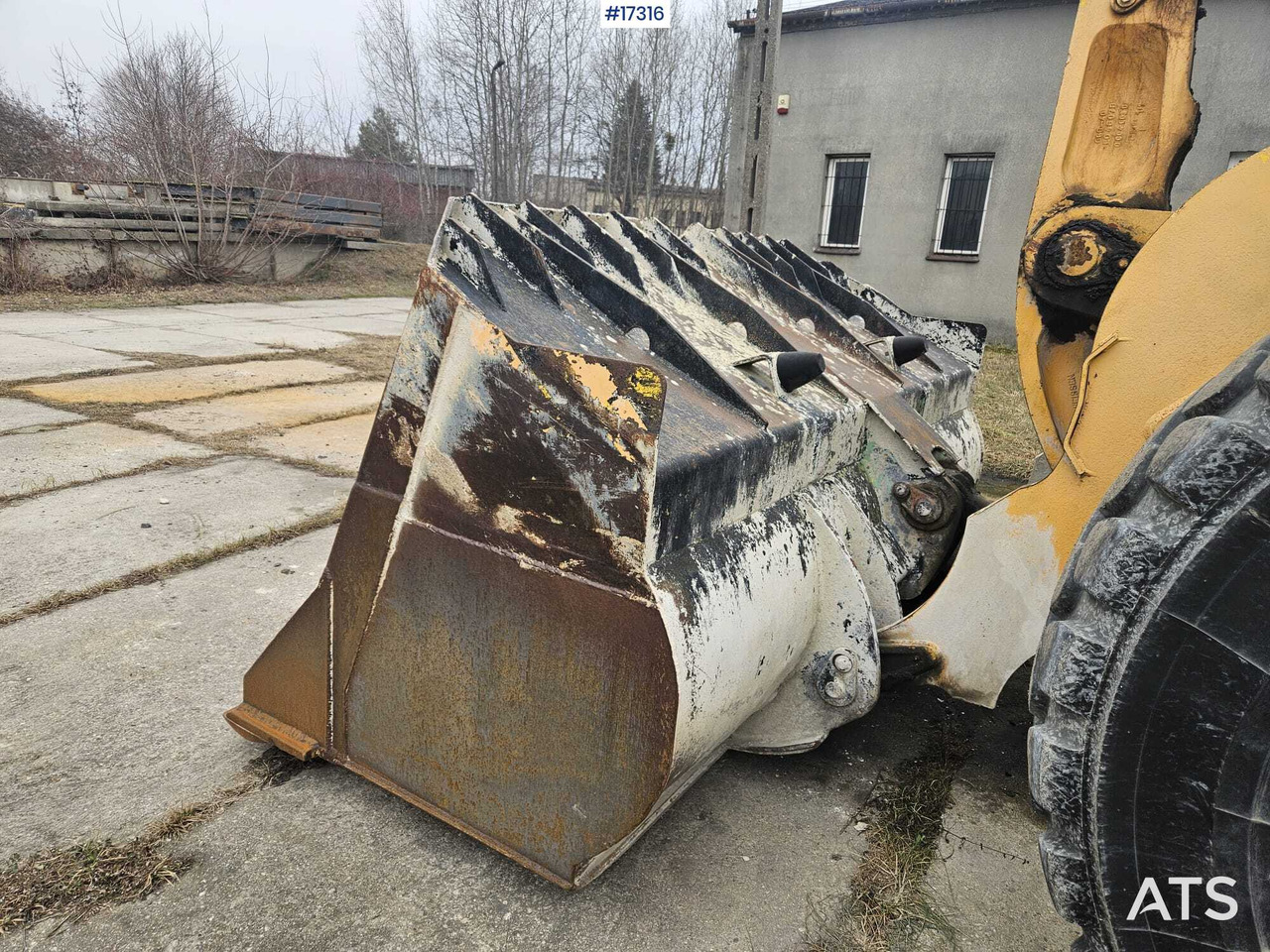 Chargeuse sur pneus LIEBHERR L551 wheel loader (1995)
