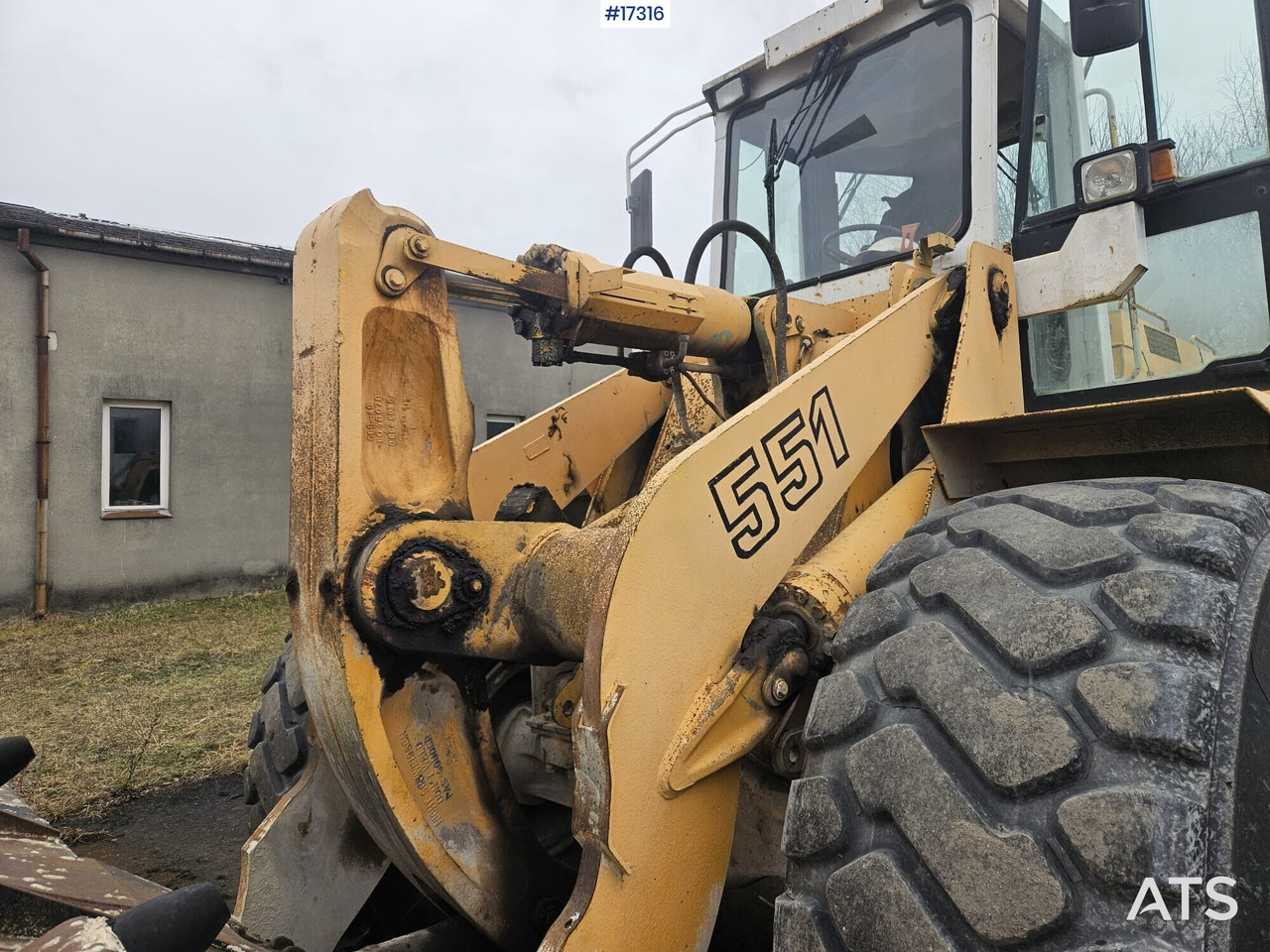 Chargeuse sur pneus LIEBHERR L551 wheel loader (1995)