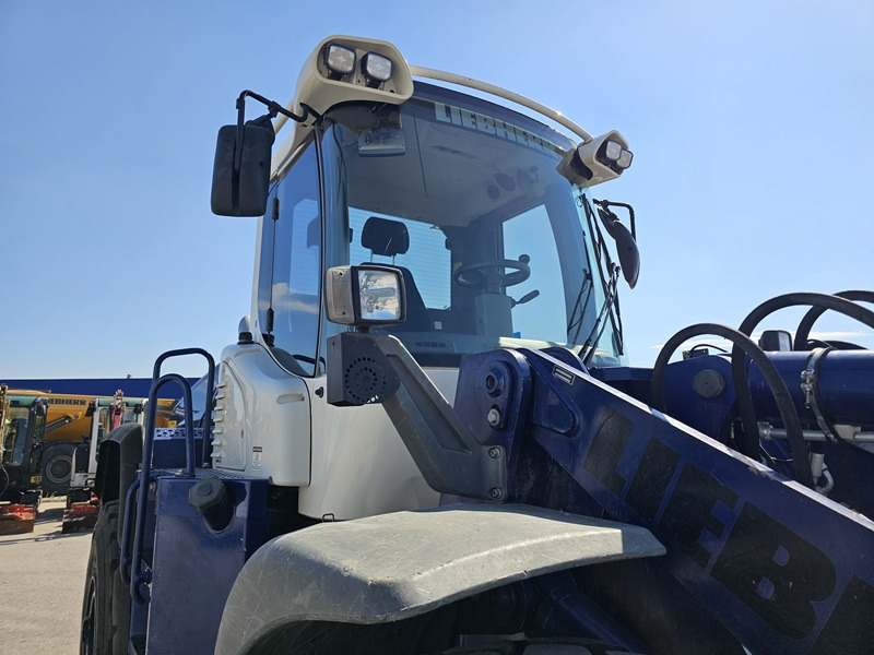 Chargeuse sur pneus LIEBHERR L556