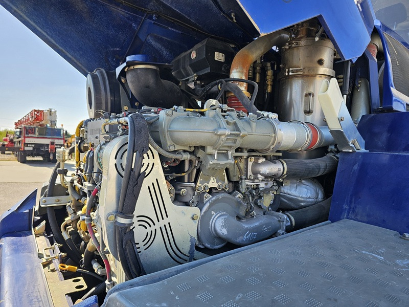 Chargeuse sur pneus LIEBHERR L556