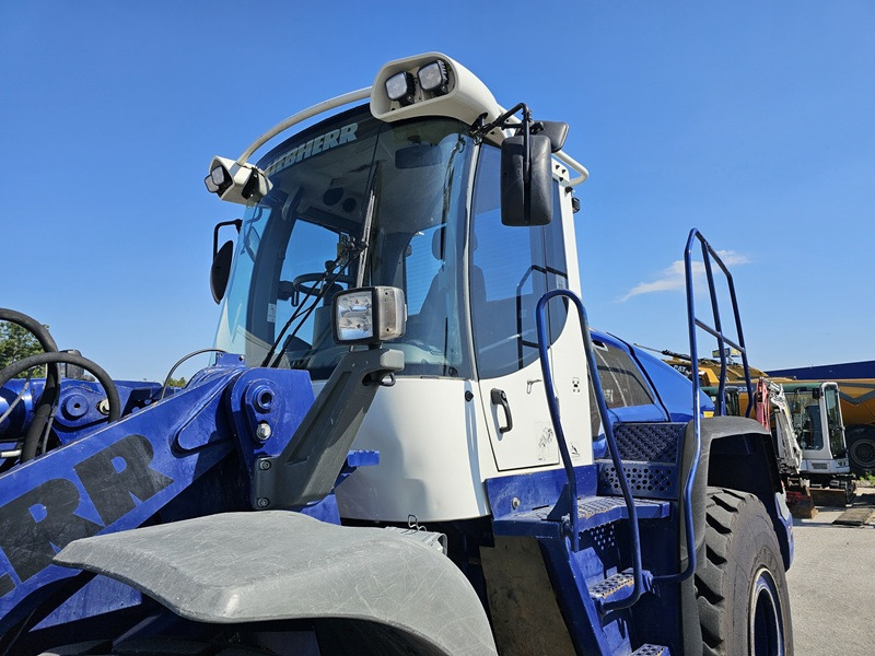 Chargeuse sur pneus LIEBHERR L556