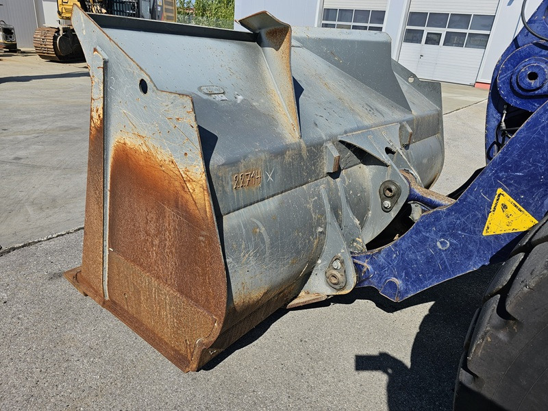 Chargeuse sur pneus LIEBHERR L556