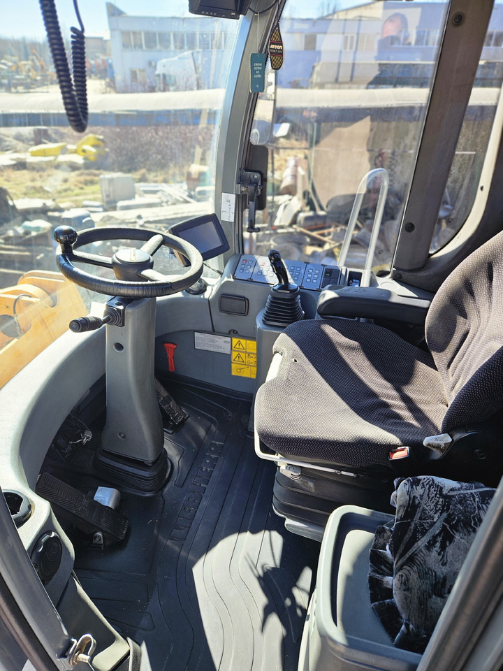 Chargeuse sur pneus LIEBHERR L566
