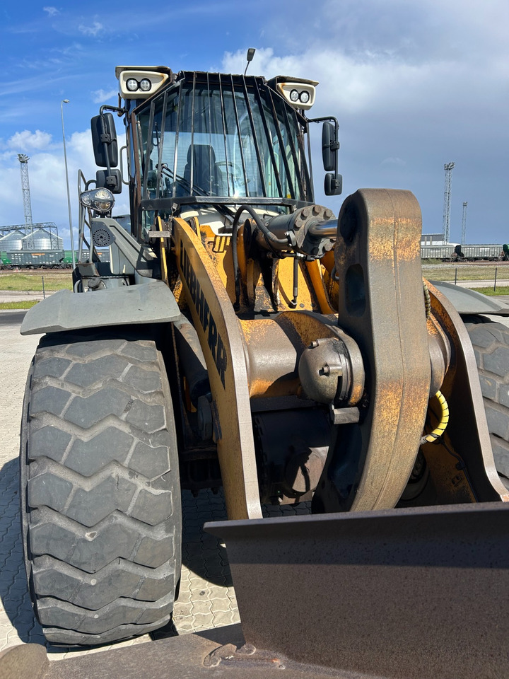 Chargeuse sur pneus LIEBHERR L576
