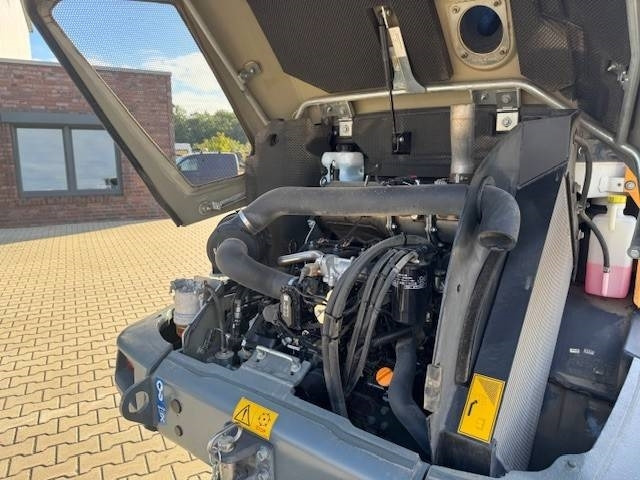 Chargeuse sur pneus LIEBHERR L 504 Compact