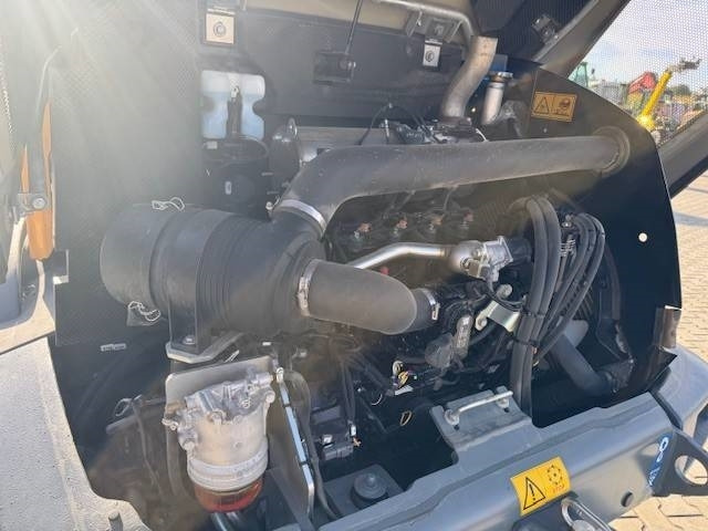 Chargeuse sur pneus LIEBHERR L 504 Compact