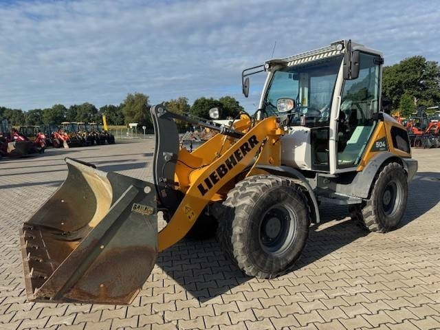 Chargeuse sur pneus LIEBHERR L 504 Compact