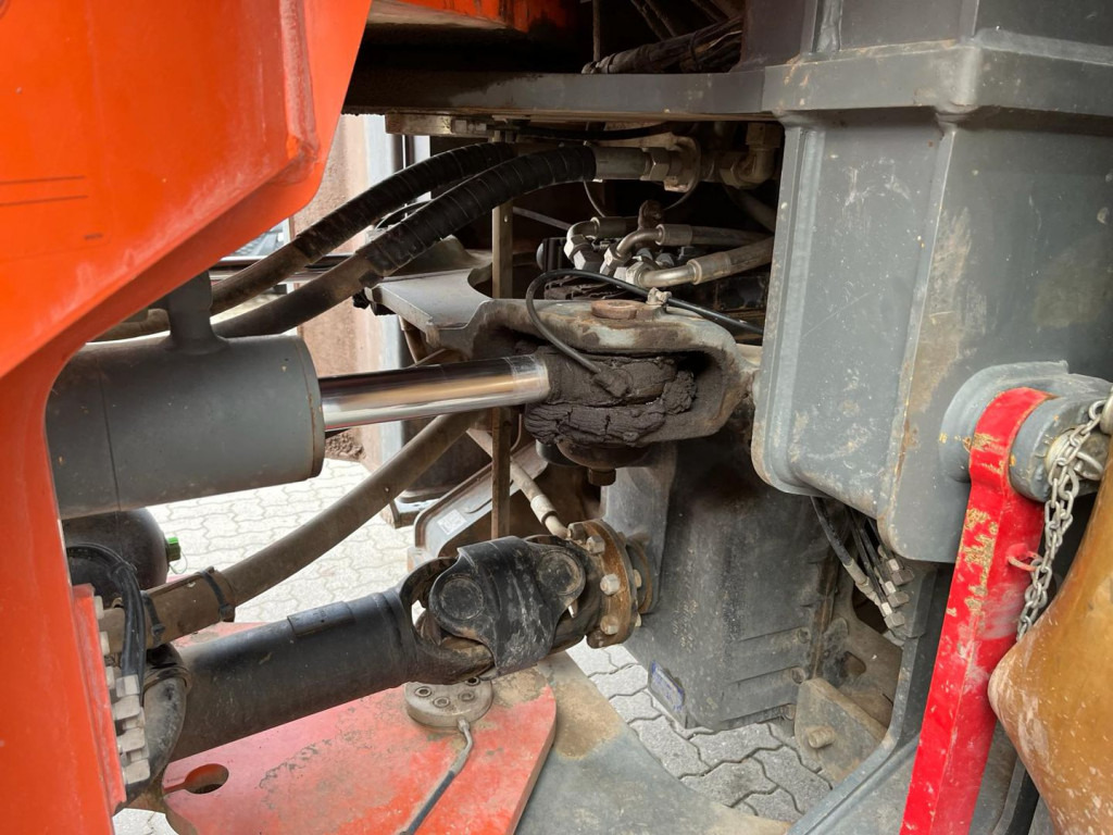 Chargeuse sur pneus LIEBHERR Radlader L 566 Radlader