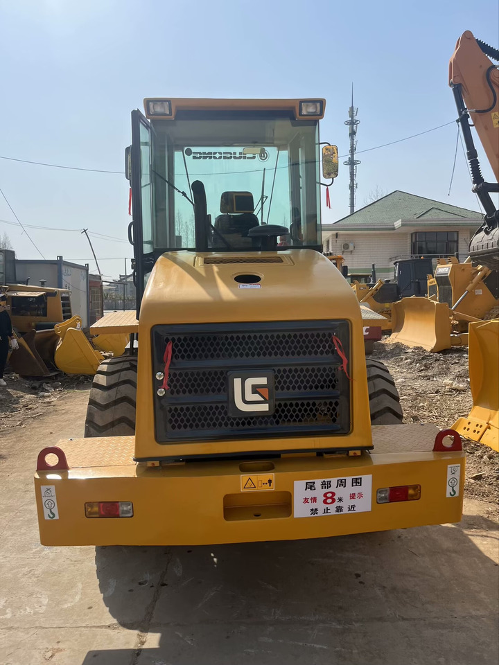 Chargeuse sur pneus LIUGONG 835