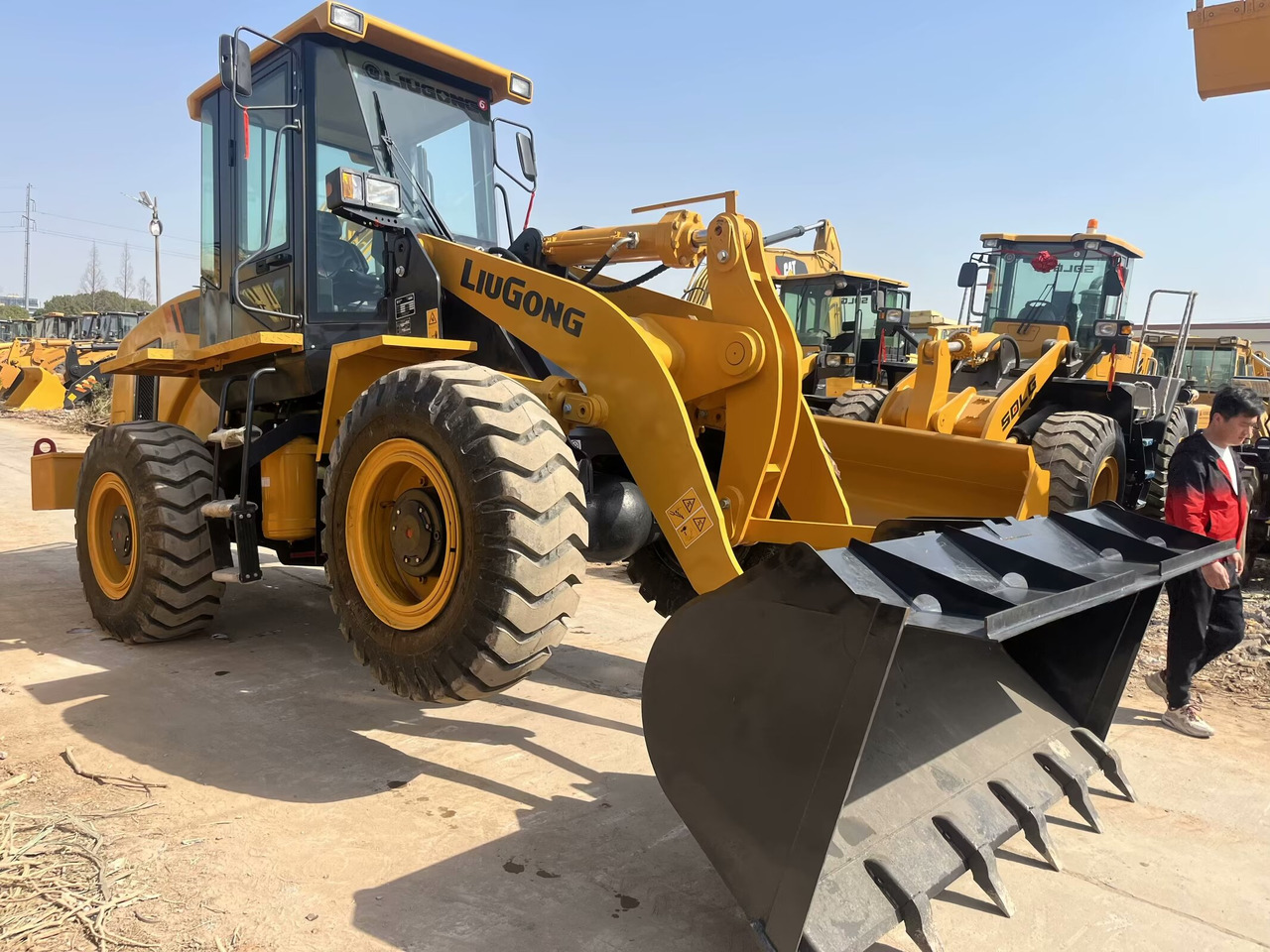 Chargeuse sur pneus LIUGONG 835