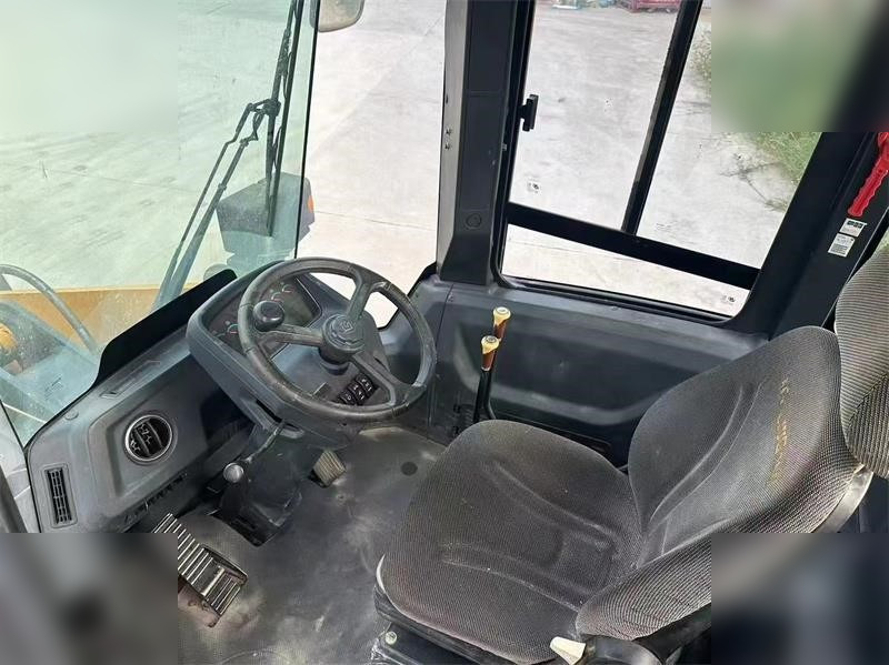 Chargeuse sur pneus LIUGONG 835H