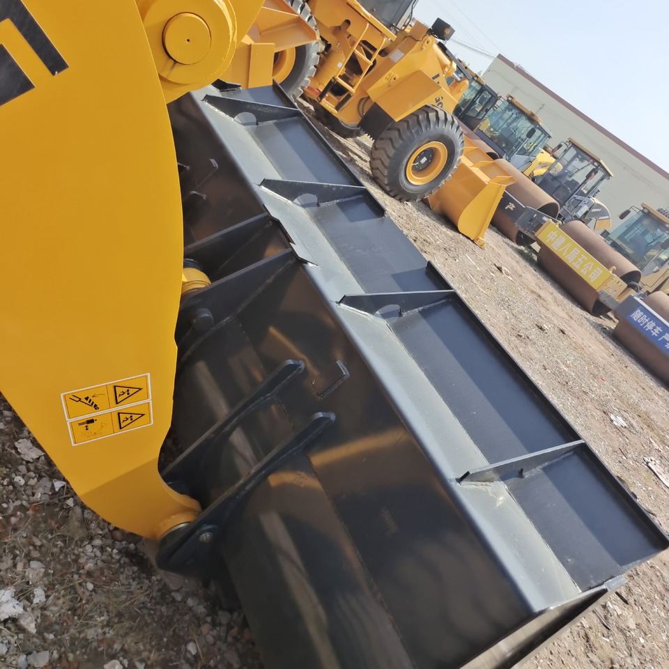 Chargeuse sur pneus LIUGONG 836