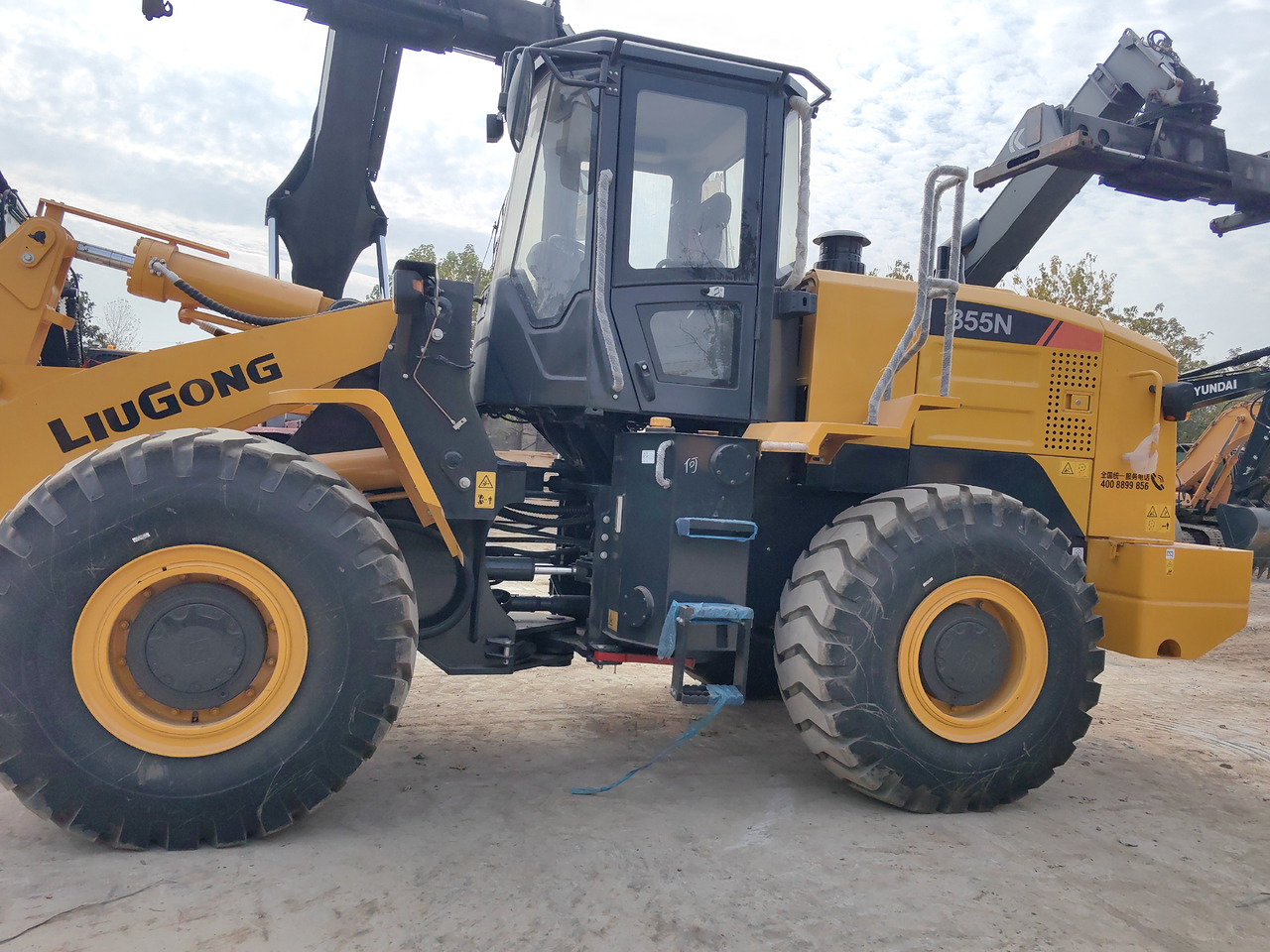 Chargeuse sur pneus LIUGONG 855N