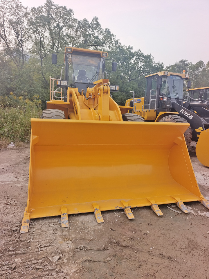 Chargeuse sur pneus LIUGONG 856