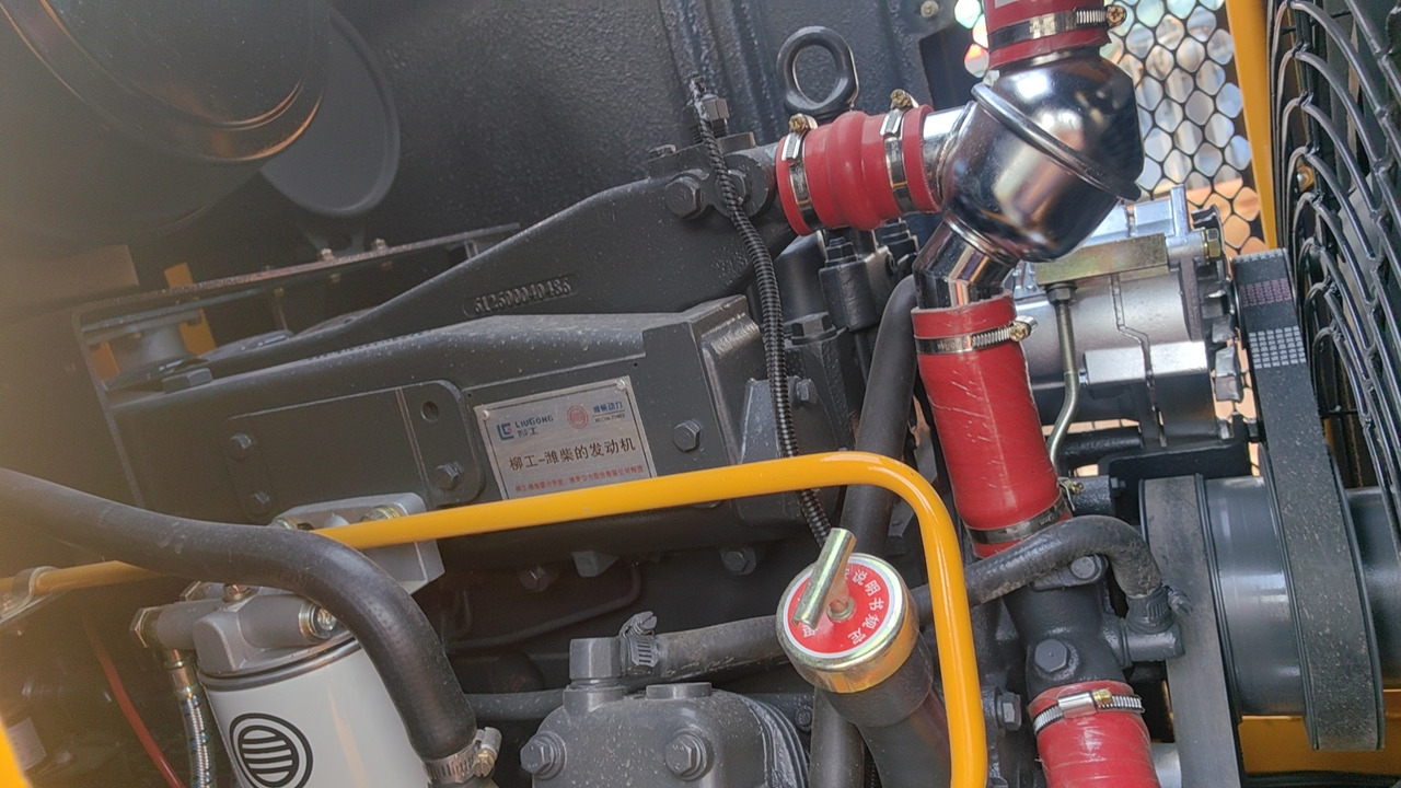 Chargeuse sur pneus LIUGONG 856