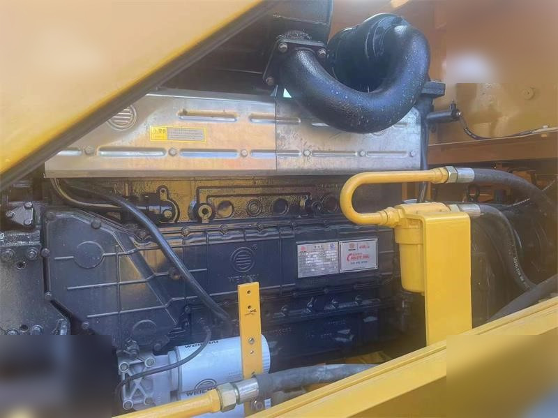 Chargeuse sur pneus LIUGONG 856