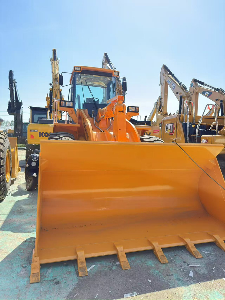 Chargeuse sur pneus LIUGONG 856