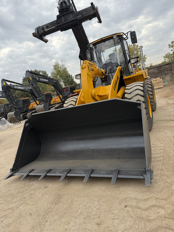 Chargeuse sur pneus LIUGONG 856H