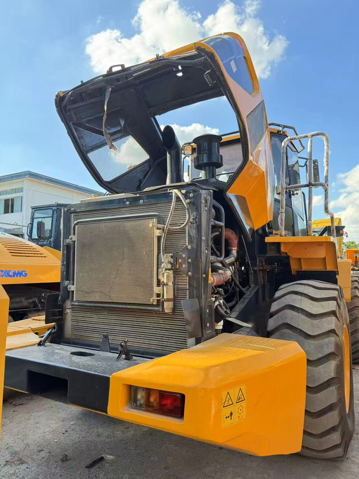 Chargeuse sur pneus LIUGONG 856H