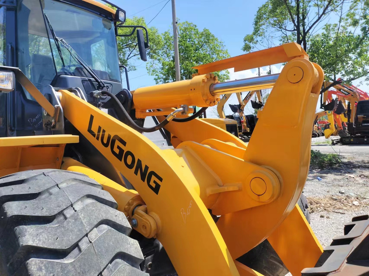 Chargeuse sur pneus LIUGONG 856H