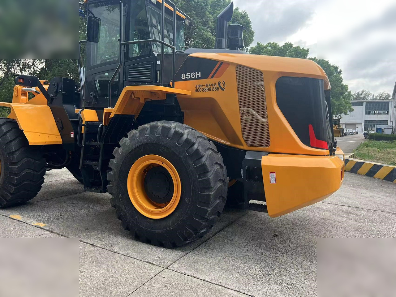 Chargeuse sur pneus LIUGONG 856H
