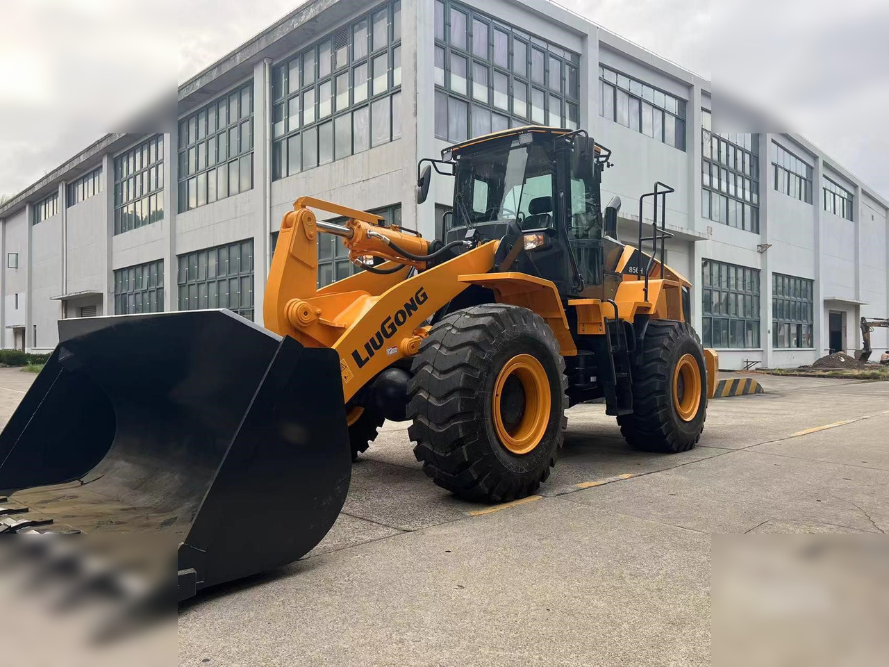 Chargeuse sur pneus LIUGONG 856H